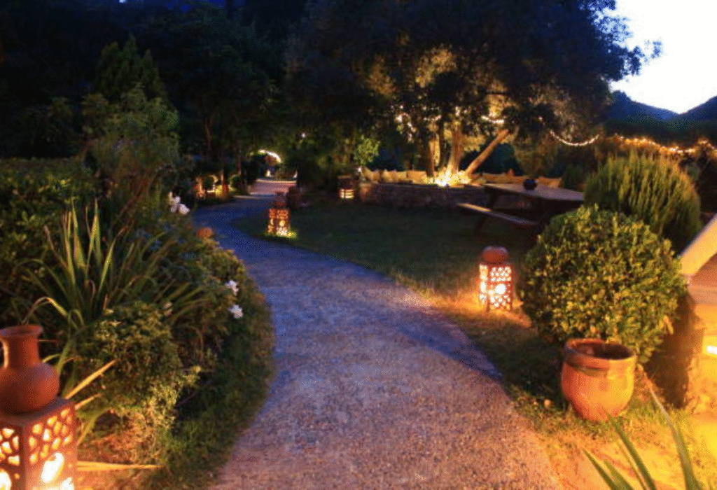 Iluminação Externa com Sensores: Segurança e Estética